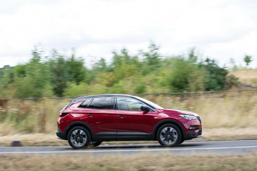  Vauxhall Grandland X Turbo D 2017 года  (фото 13 из 20)